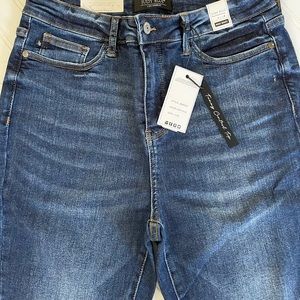 Judy Blue High Waist non distressed Tummy Control jeans 11/30